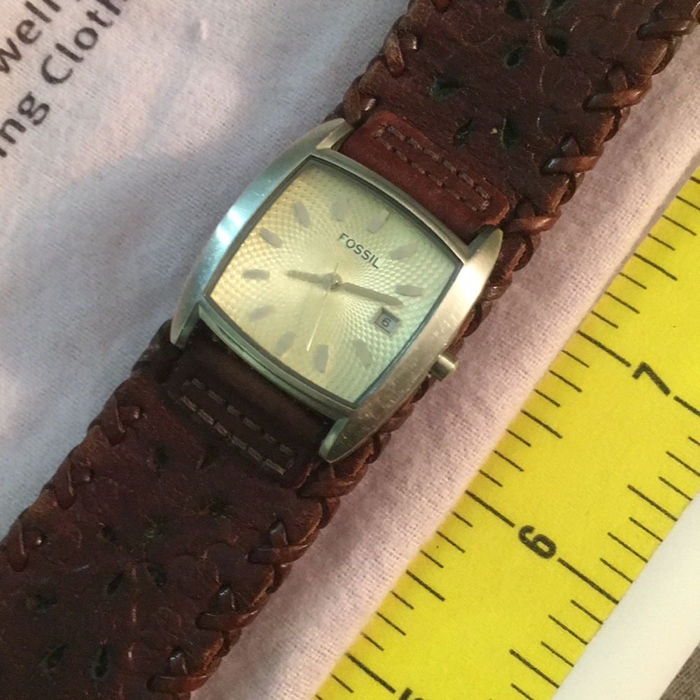 FOSSIL leather watch with silver/gold face